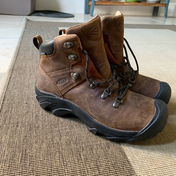 poshmark hiking boots